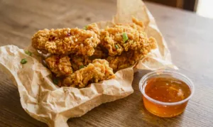 swicy chicken czyli chrupiący kurczak w nowej odsłonie kurczak w złotej panierce